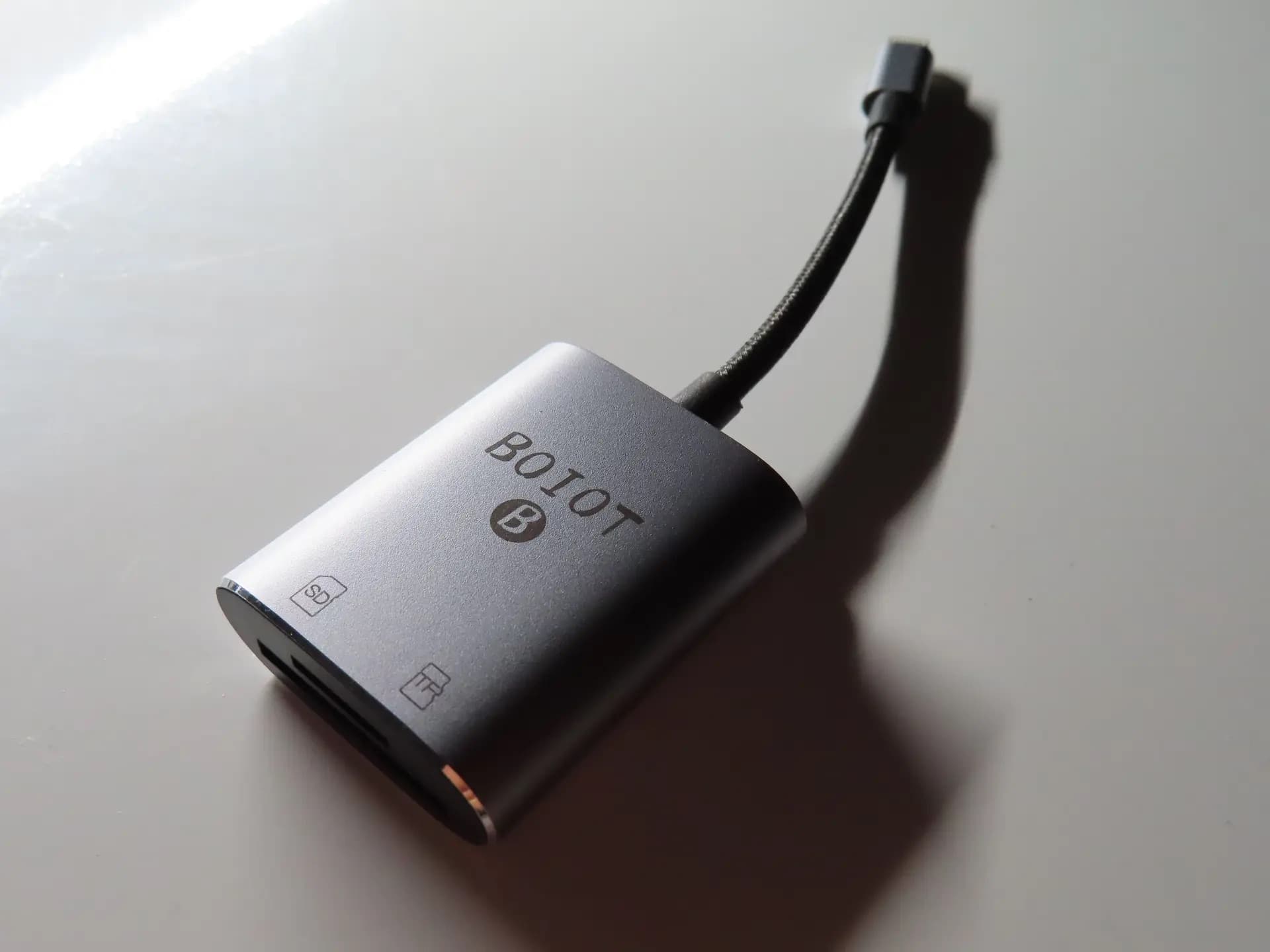 800円で買った中国製SDカードリーダー「BOIOT i-Phone」レビュー | iPad対応で動画・画像編集が捗る格安アイテム